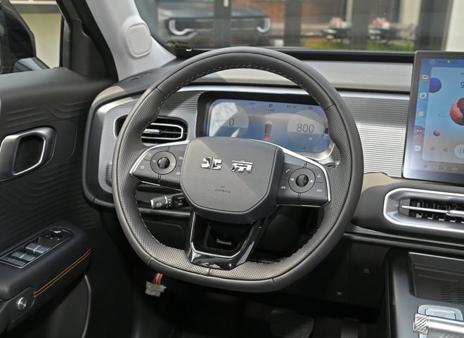 999万元起售全新北京BJ30购车手册高性价比方盒子SUV(图5)