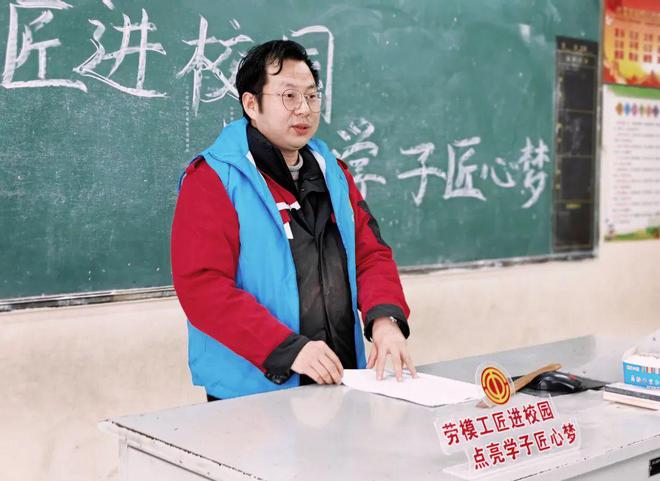 米乐M6网页版：看“焊”匠施展拳脚！(图3)