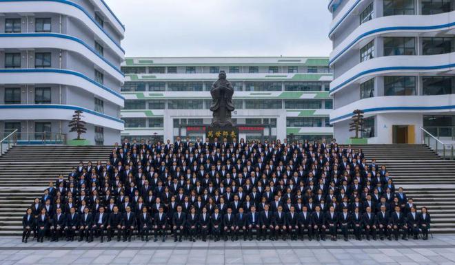 米乐M6平台：哈工大2个北航1个北理1武大1电子科大3中考643分西川中学学霸直奔新世纪光华！(图8)