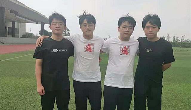 回顾轰动一时的中国全男4胞胎：18年前大难不死18年后金榜题名(图20)