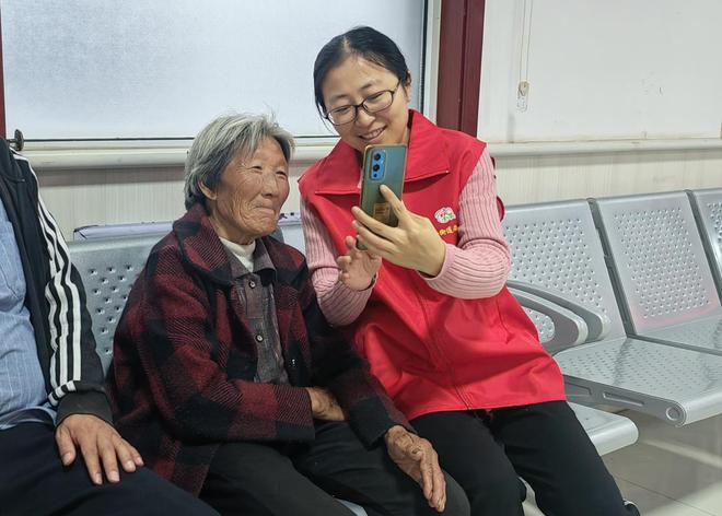 米乐M6网页版：肥城市仪阳街道：适老服务让老年人办事无忧(图1)