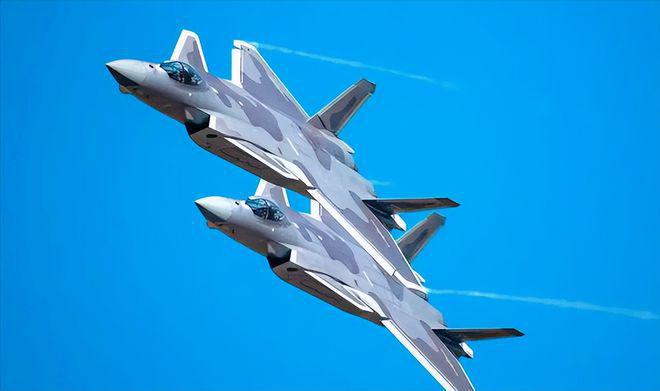 中国歼-35：武器系统曝光空空导弹提升了12枚(图8)