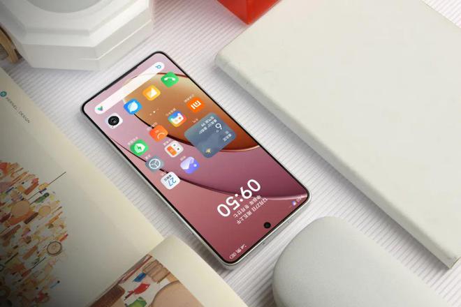 米乐M6网页版：给2025年的“性能小霸王”定标准——看REDMITurbo4吹响新年进攻号角(图11)