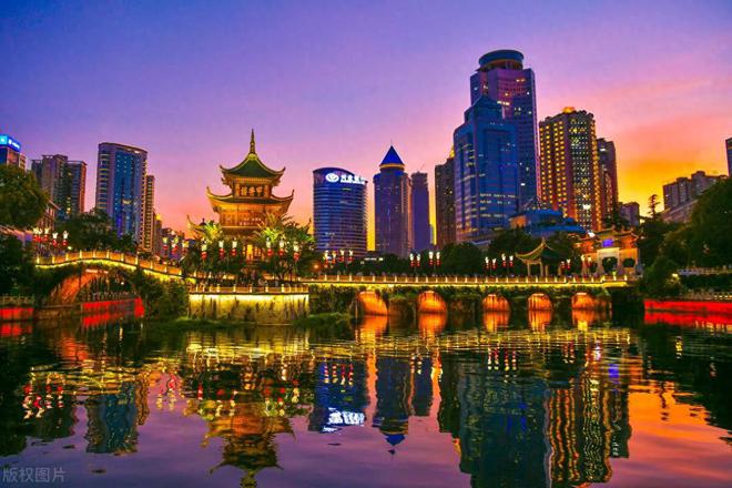米乐M6：贵阳楼市开启抢人模式贵阳南明区房价调整为6800元(图1)