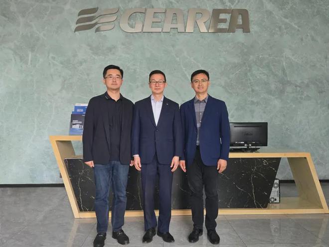 全球权威杂志莅临格瑞考察指导(图1)