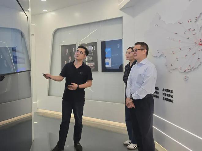 全球权威杂志莅临格瑞考察指导(图3)