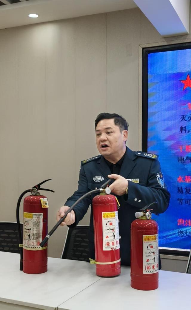 米乐M6网页版：成都烽森物业管理公司：安全为企业经营发展保驾护航(图5)