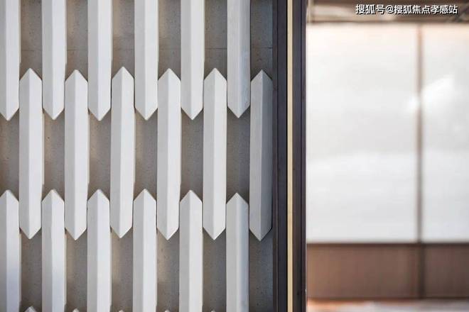 保利海上瑧悦售楼处发布丨每扇窗都在破晓吐出琥珀色潮汐梵音(图36)