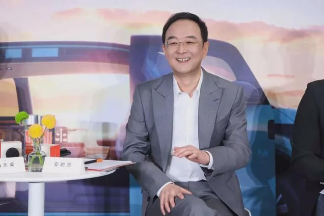 米乐M6网页版：2026款零跑C10升级不加价实力越级家用选TA!(图2)