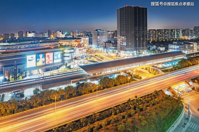 米乐M6：✆时代之城·雲墅售楼处发布：执塔为尺落光成格丈量云端院谱(图30)