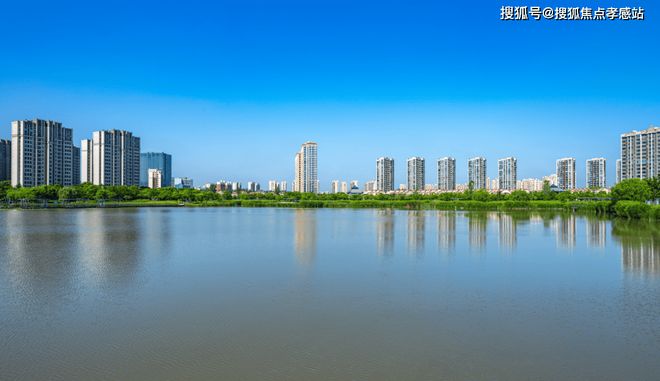米乐M6：✆时代之城·雲墅售楼处发布：执塔为尺落光成格丈量云端院谱(图31)