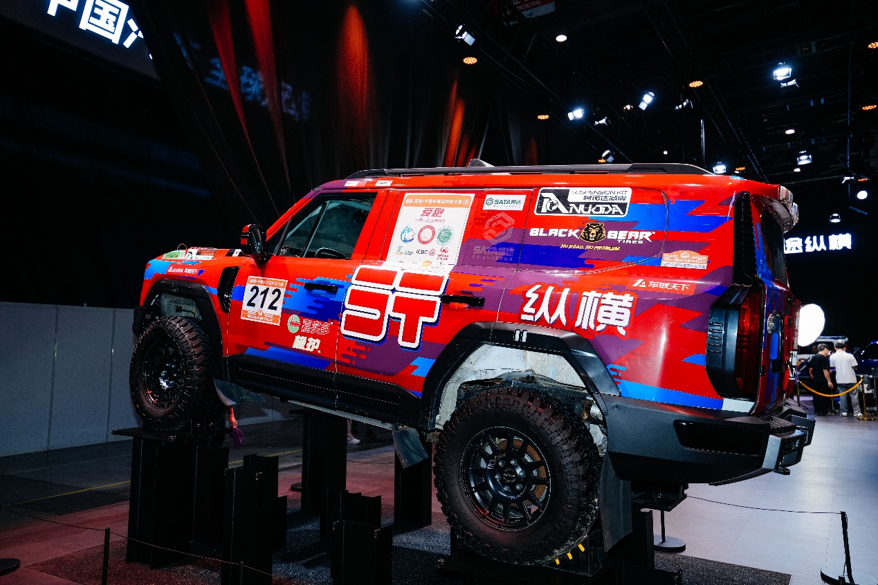 纵横G700环塔版：以硬核实力解锁豪华越野“无界”新体验(图3)