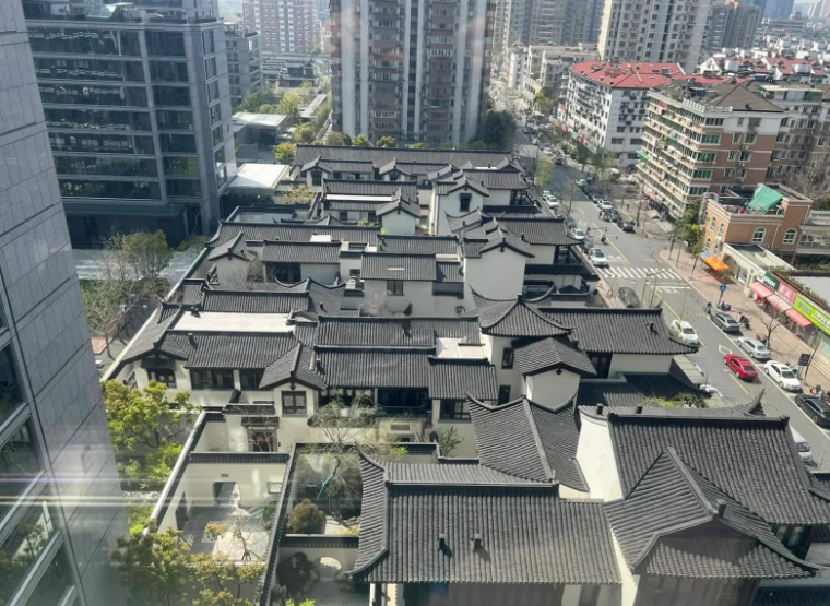 苏州绿城凤起潮鸣双湖芯的顶豪样本优势与隐忧并存(图2)