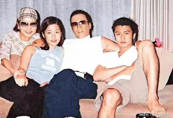 89岁谢贤:我这辈子最幸运的事情就是有谢霆锋这样孝顺的儿子(图8)