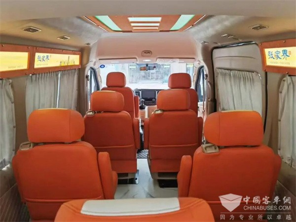 峰峦新程悦享出行：图雅诺客运产品批量交付张家界(图3)