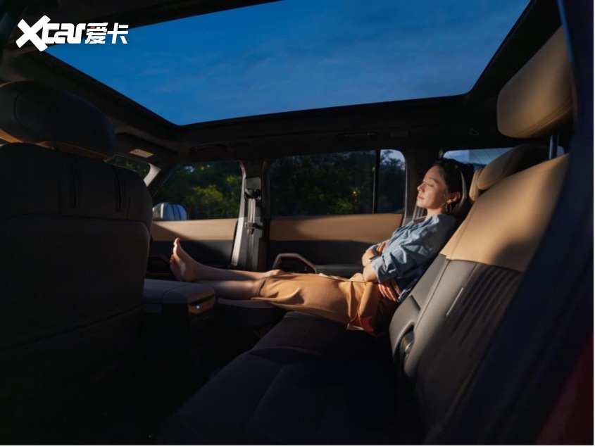 米乐M6：福特智趣烈马盲订开启限时赠送行业首创一键升顶露营选装包(图5)