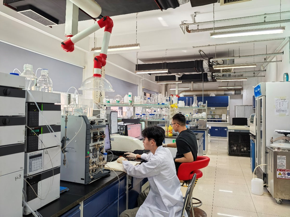 不打烊！实验室里奏响“假日乐章”(图5)