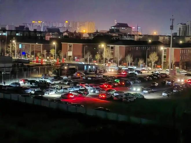 国庆第一批血亏的老板出现！坐地起价一天降价8次也没人住？(图10)