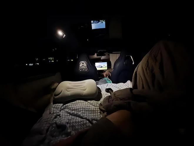 国庆第一批血亏的老板出现！坐地起价一天降价8次也没人住？(图15)