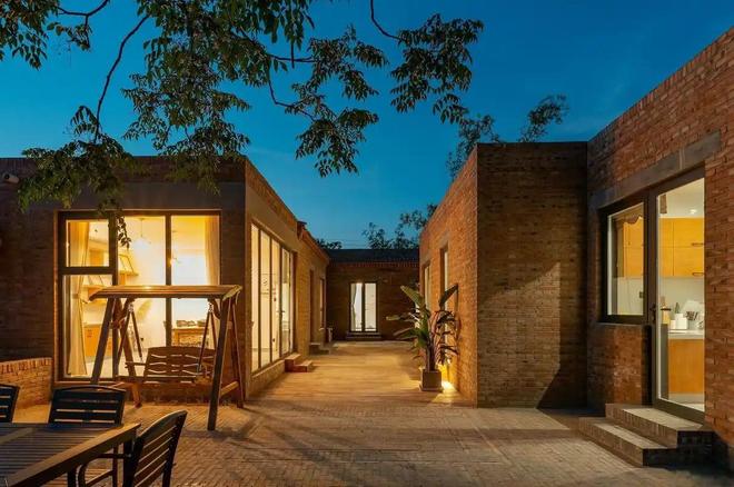 国庆第一批血亏的老板出现！坐地起价一天降价8次也没人住？(图22)