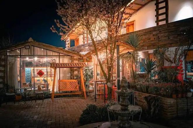 国庆第一批血亏的老板出现！坐地起价一天降价8次也没人住？(图23)