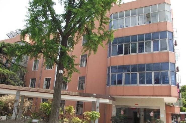 米乐M6：2025上海浦东新区养老医院!电子健康档案+个性化照护恒温水箱+清洁设备+通风医保报销+异地结算(图2)