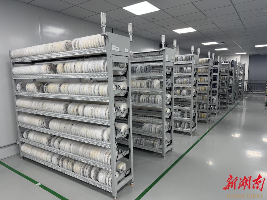 一颗“能量心脏”的隐秘竞赛衡阳高新区铂科电子备战“AI的尽头是能源”(图5)