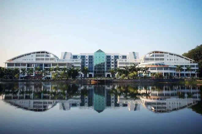 米乐M6：⚡珠海热搜好房｜华发山庄售楼处发布：打造未来品质生活！(图1)