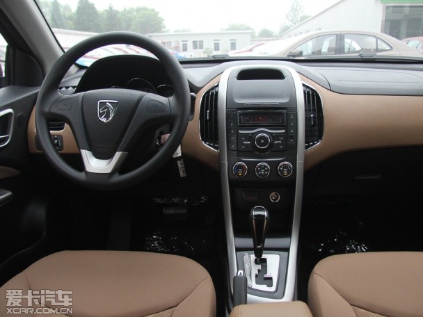 宝骏610内饰谍照曝光与宝骏630有差异(图2)