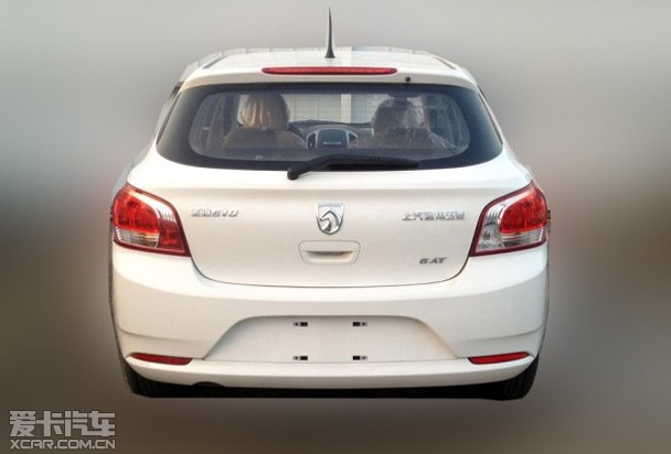 宝骏610内饰谍照曝光与宝骏630有差异(图7)