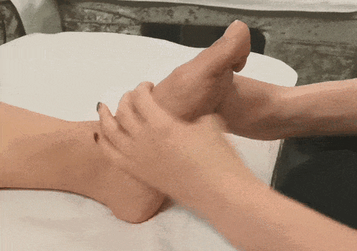 这双今冬爆火的“室内长靴”凭什么让男女老少纷纷上头?(图1)