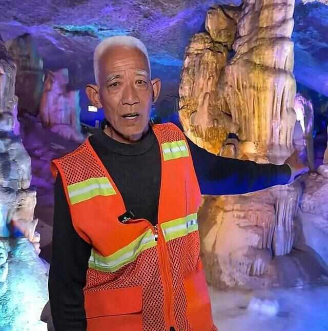 河南一景区保洁大爷反向宣传火了大爷：我想到哪我就说哪(图1)