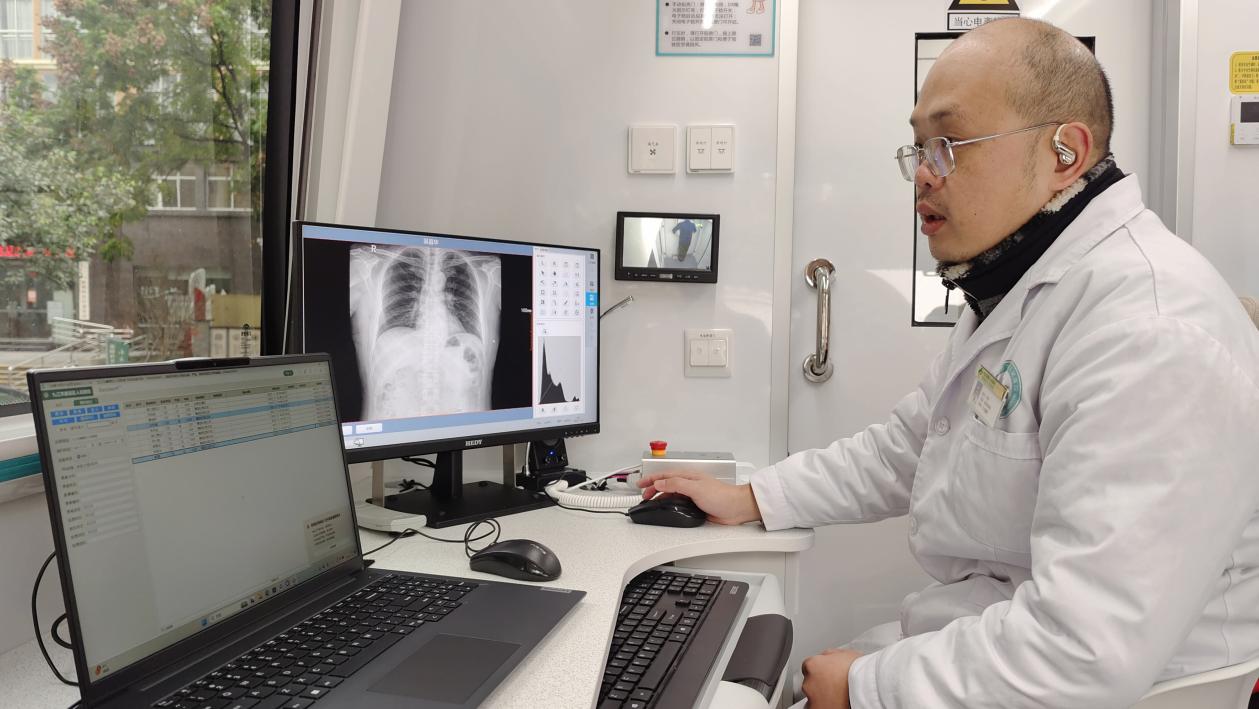 米乐M6网页版：九江市濂溪区人民医院新型移动体检车正式启用(图2)