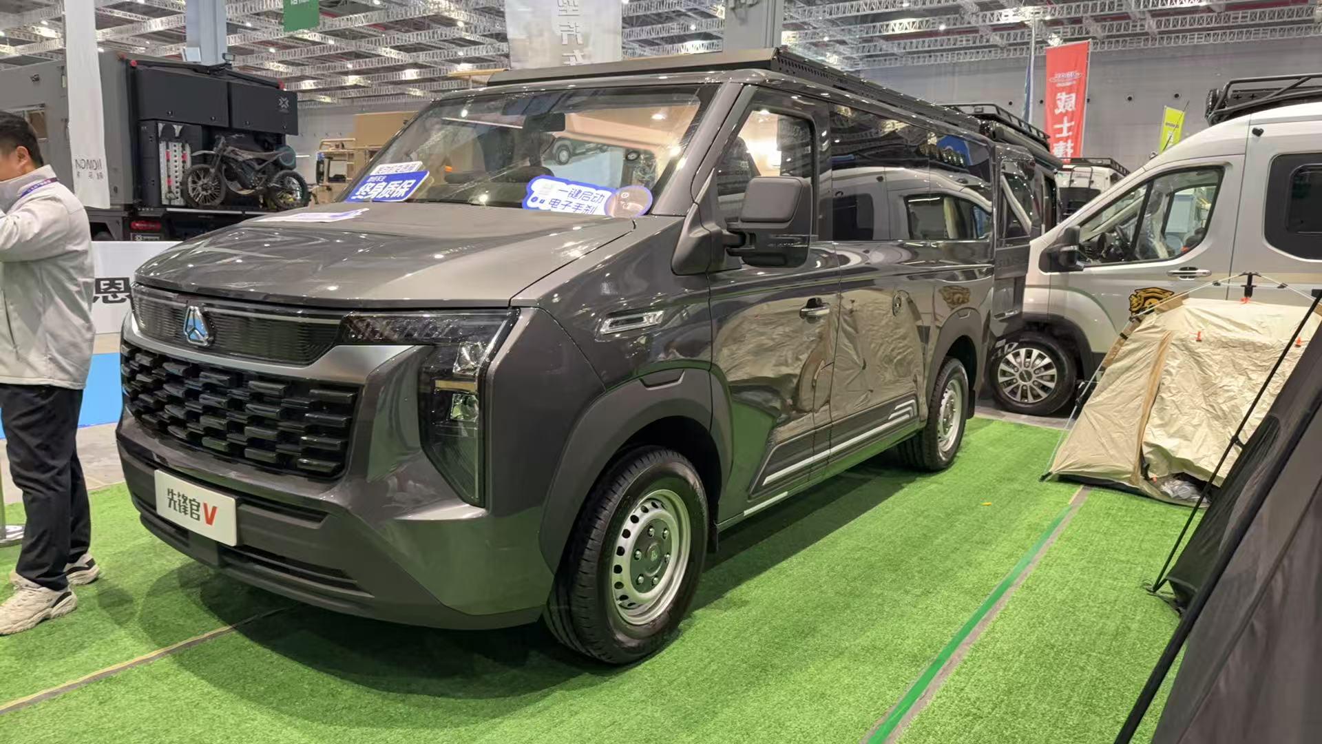 多品类强势出击!中国重汽轻型汽车首登上海国际房车展(图3)