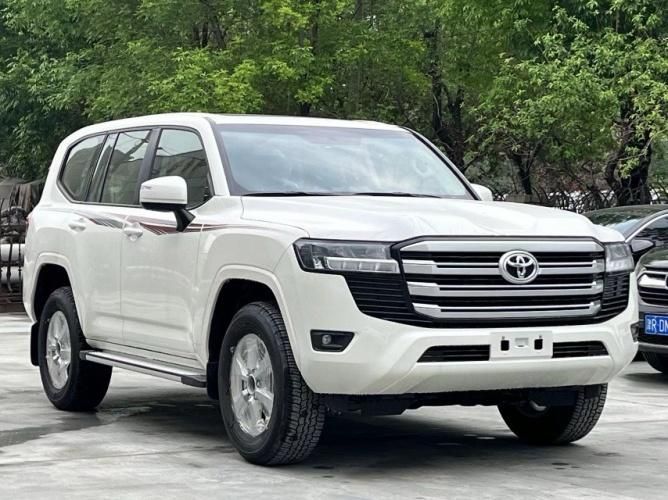 全新26款丰田兰德酷路泽3500从外到内翻天覆地变化(图2)