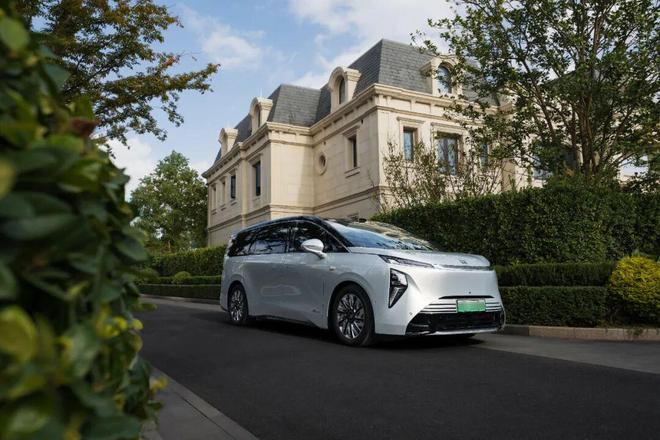 米乐M6网页版：别克至境世家上市4399万起焕新MPV豪华(图5)