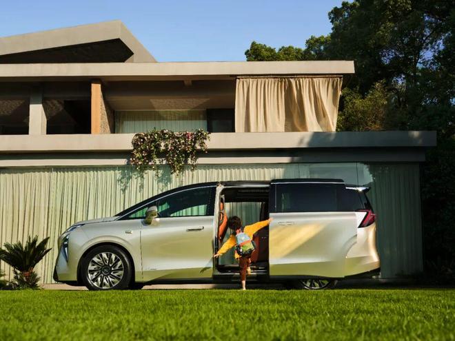 米乐M6网页版：别克至境世家上市4399万起焕新MPV豪华(图6)