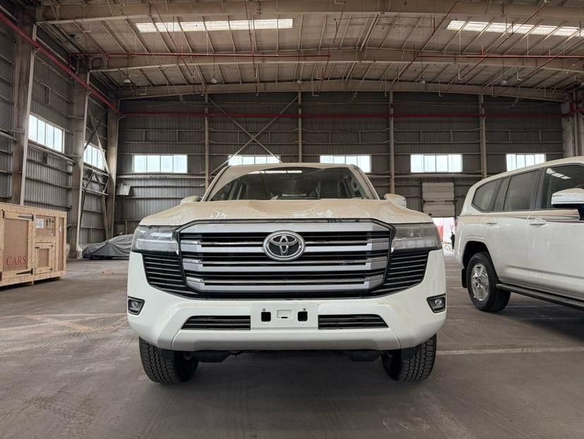 米乐M6网页版：2025款丰田酷路泽3300柴油GXR18轮丝绒最新落地价格(图1)