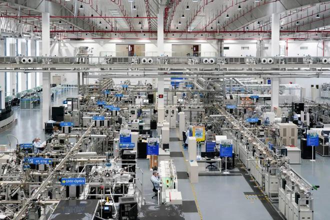 《新华日报》整版：千亿“芯”集群澎湃新动能(图23)