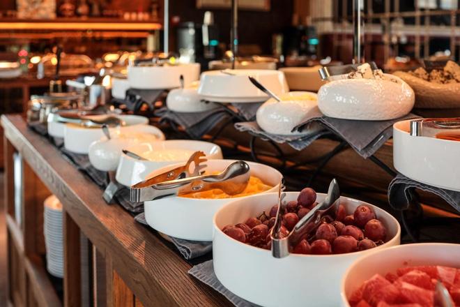 【嘉宁颂】朝阳餐饮设计公司：恒温餐台如何让自助餐吃出仪式感？(图2)